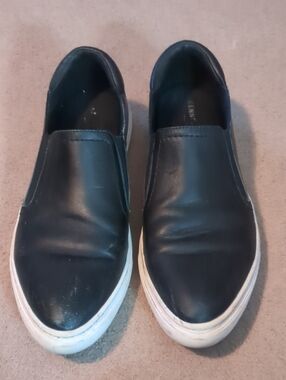 Kenneth Cole Reaction Black Slip-On Casual Sneakers with White Sole